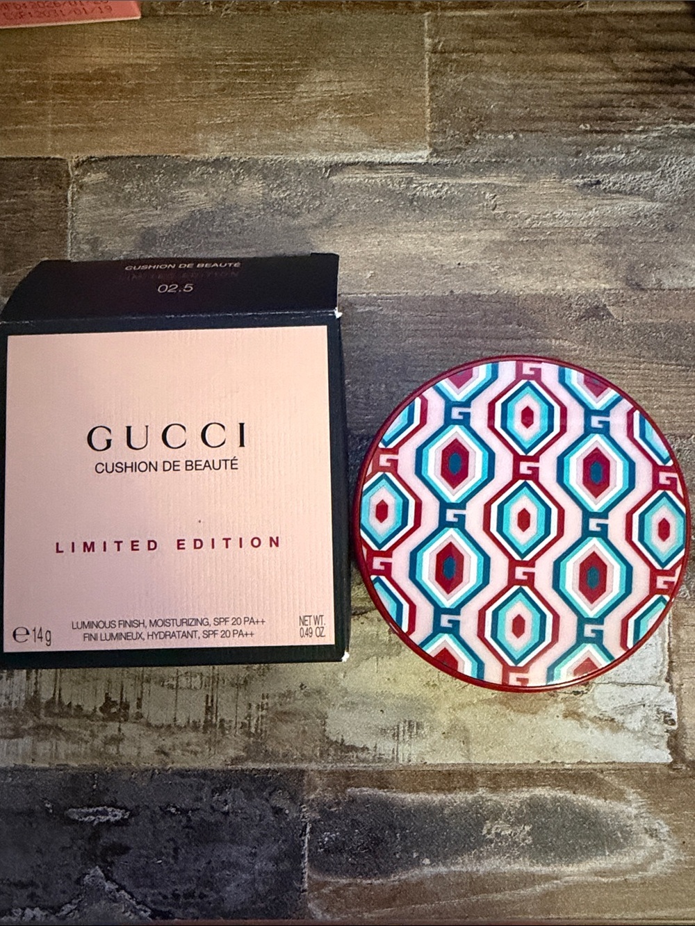 Gucci Multicolor Geometric Cushion de Beauté Compact
